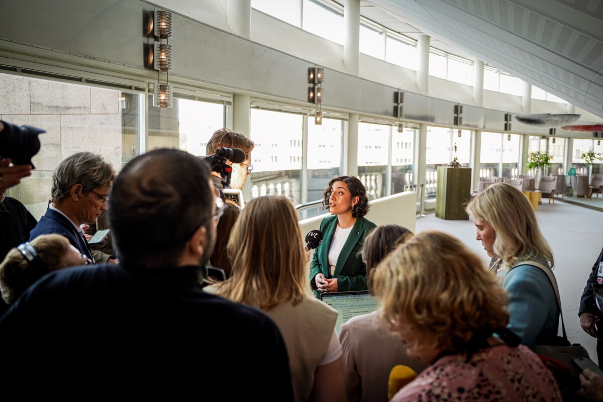 Utbildnings- och integrationsminister Simona Mohamsson presenterar språk- och samhällskunskapskrav för medborgarskap